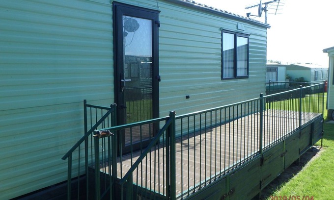 Tywyn House | Caravan 82 at Vaenol Site in Tywyn