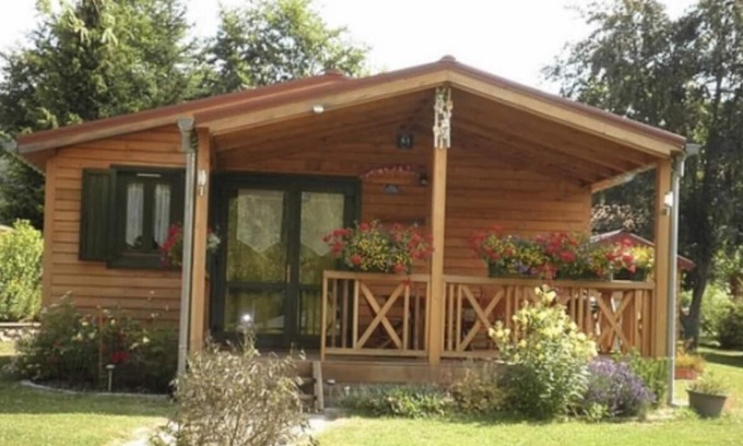 Ranspach RV Rental | Caravan "Chalet Aloya" with Shared Pool & Wi-Fi