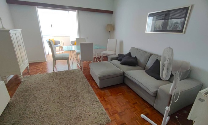 Lombos Apartment | Carcavelos, Cozy 3 bedroom apartment in Cascais