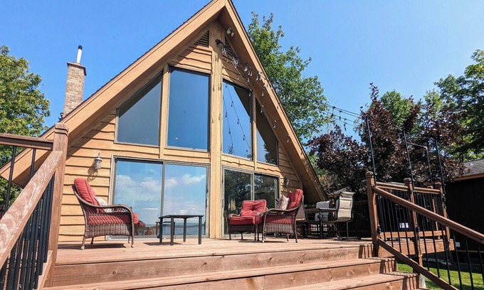 Duluth Cabin | Caribouyah Lake House | Pontoon available for rental
