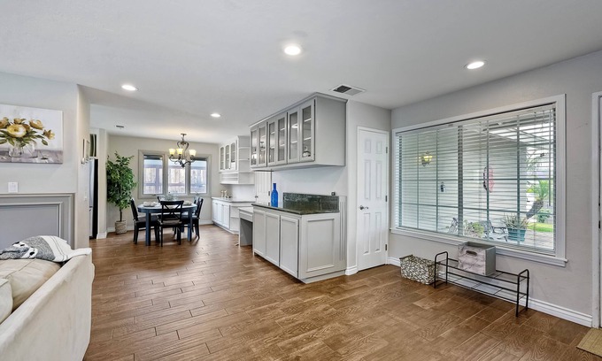 Carlsbad House | Carlsbad Charm – 3 BDR Stunner w/Spacious Back Yard, Pet Friendly!