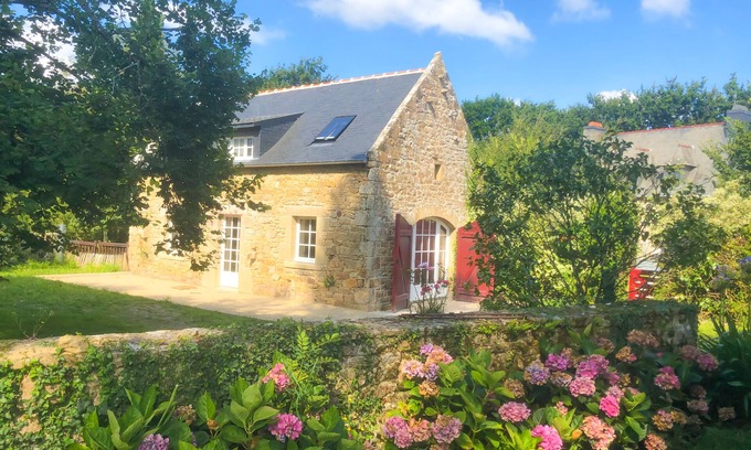 Carnac Cottage | Carnac: Cozy holiday home in Carnac – Peaceful, near beaches and menhirs