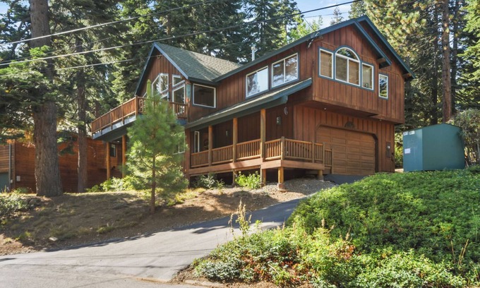 Carnelian Bay House | Carnelian Bay Home - Hot Tub, 2 Car Garage