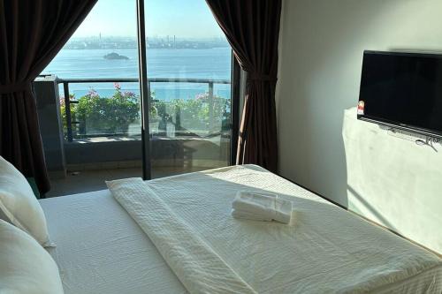 Gelang Patah Apartment | Carnelian Tower Hotel at ForestCity 4106 with WIFI