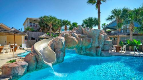 Port Aransas House | Carpe Beach Bum AvantStay Resort PoolBy Beach