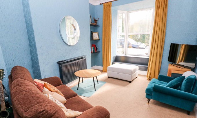 Pembroke Dock House | CARREG GLAS, pet friendly, country holiday cottage in Pembroke Dock