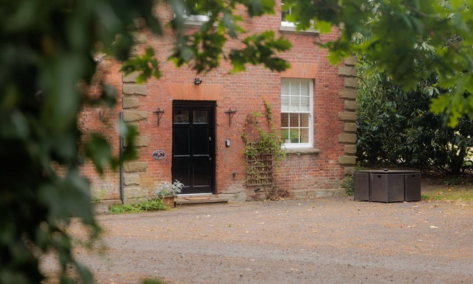 Worfield Cottage | CARRIAGE COTTAGE, family friendly, with a garden in Bridgnorth