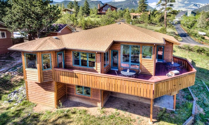Carriage Hills House | Carriage Hills Home Modern and Comfortable