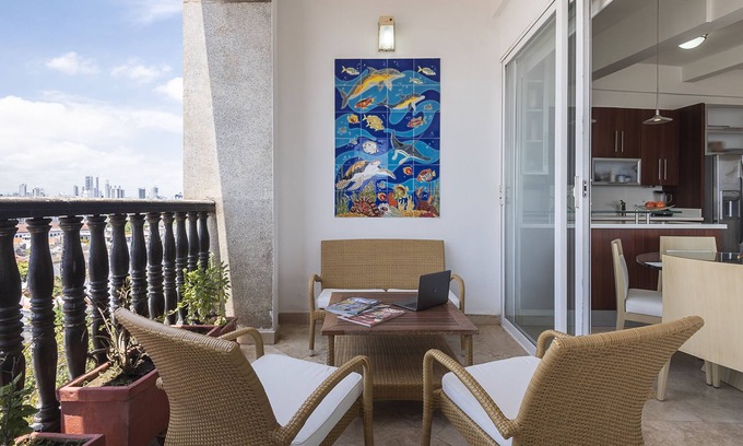 Castillogrande Apartment | Cartagena Apartment: Luxury Colonial Oasis