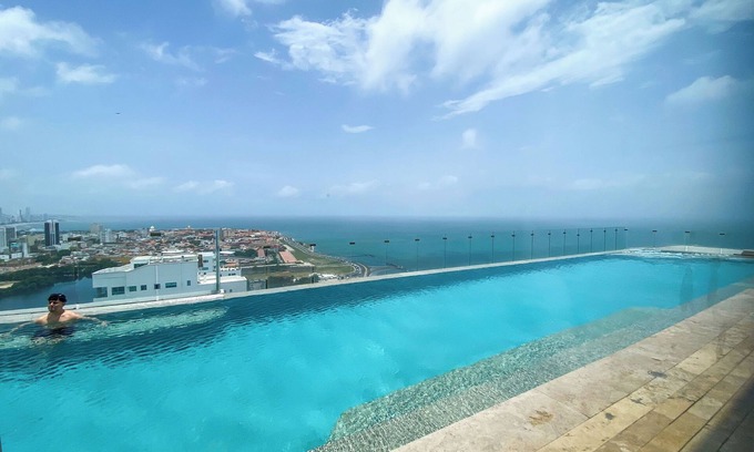 Urbanizacion Eliana House | Cartagena WOW Ocean View, Rooftop Pool, Gym & Desk