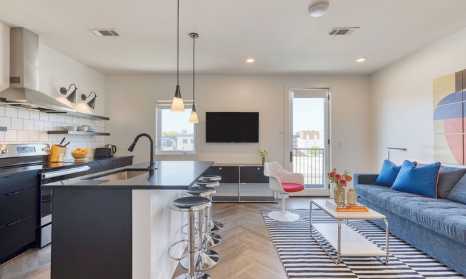 Historic Edgefield Apartment | Carter #403 by AvantStay | Mins to Downtown