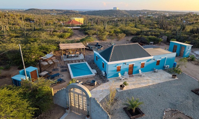 Westside Santa Cruz House | Cas MaDidi - 360 island views and Pool by LUCHA