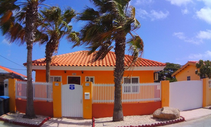 Shiribana Villa | Cas Trupial - Private villa with pool, 3 Beds, 2 Baths, big covered porch