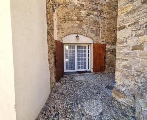 Diano Castello Apartment | Casa AL TEATRO