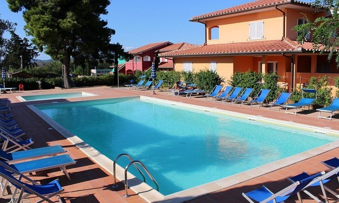 Puntone House | Casa Aliade B: A graceful studio apartment surrounded by the greenery.