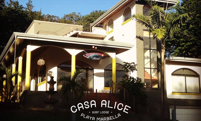 Marbella Bed & Breakfast | Casa Alice Surf Lodge