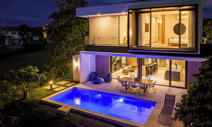Jaco House | Casa Almendros