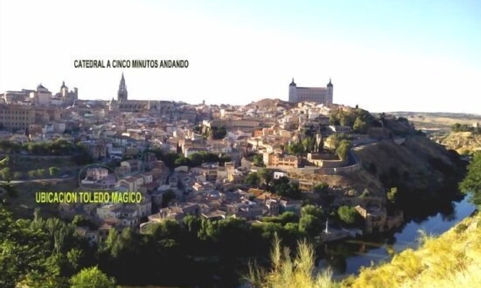 Toledo City Center Apartment | Casa Amadeus in Toledo Magico for 4-6 people with garage.