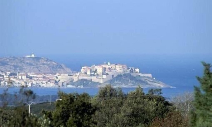 Calenzana House | CASA AMANDULU * the sweetness and calm of the countryside facing the bay of Calvi