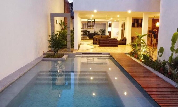 Honda House | Casa Amarilla