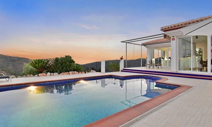 Jete Villa | Casa Aphrodite with Pool and Wi-Fi