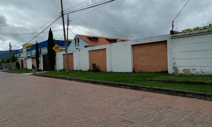 Suba House | Casa Aram Deportiva