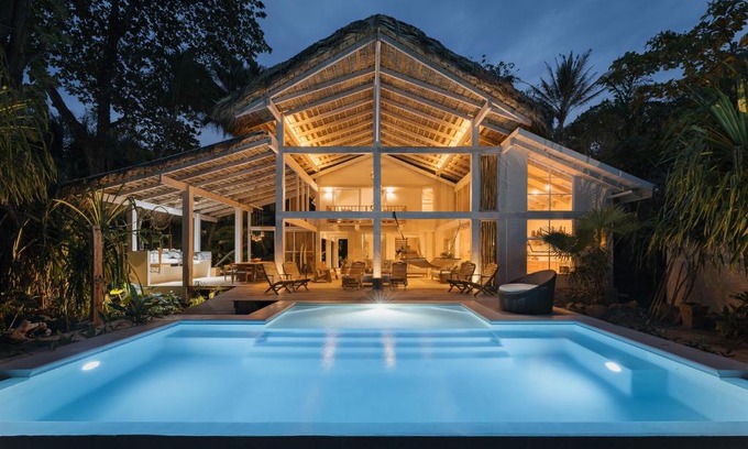 Carmen Villa | Casa Arena Beachfront Property