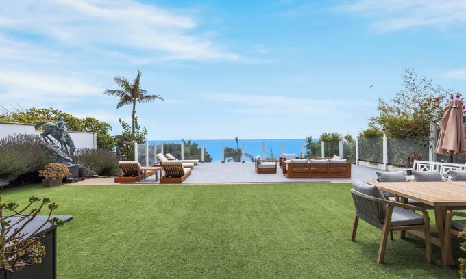Malibu House | Casa Azul by Oraklus