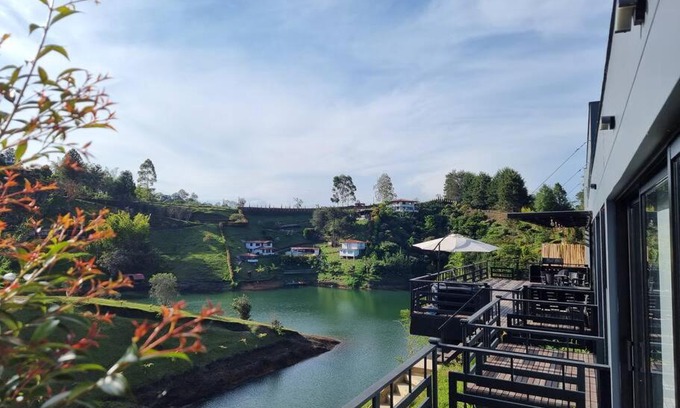 El Penol House | Casa Bariloche Luxury, El Peñol - Guatapé