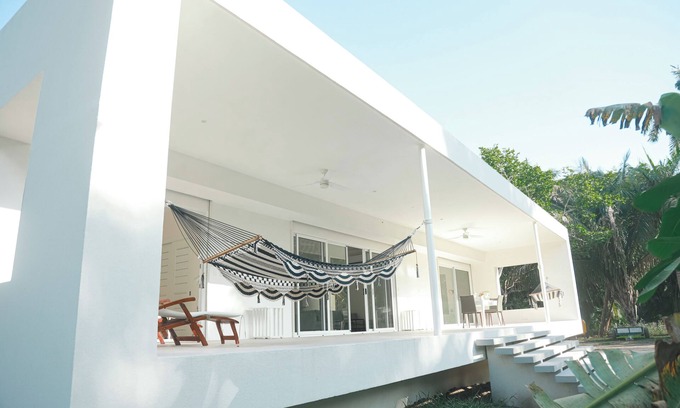 Cabuya Villa | Casa Blanca Beachfront Paradise Garden