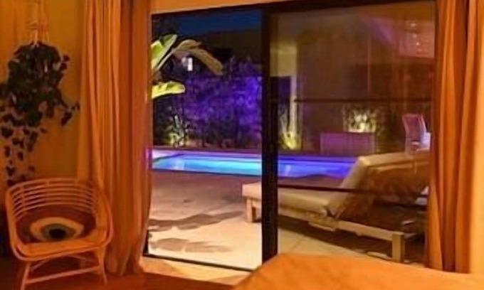 Miracle Mile House | Casa Bonita resort experience