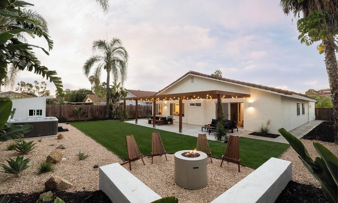 Vista House | Casa Buena New 4 bedroom house with hot tub