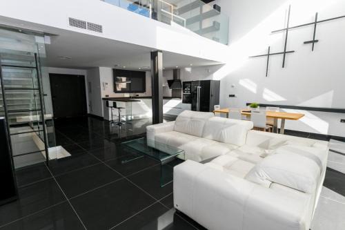 Jaen House | Casa Bulevar - Exclusiva casa muy moderna en zona tranquila