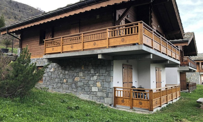 Saint-Francois-Longchamp Ski Chalet | CASA-Chalet des Ponts : Évasion au Col Madeleine