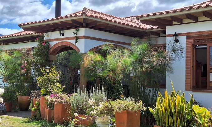 Villa de Leyva Hotel | Casa Campestre Flores Amarillas Alquiler por días