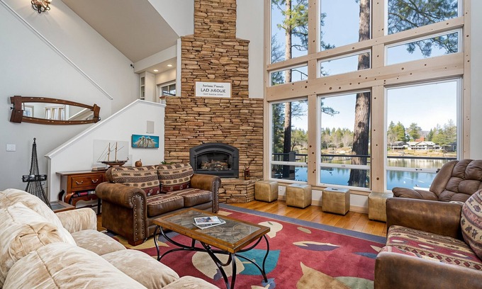 Groveland House | Casa Cassaretto - This Beautiful Lakefront Home is Only 50 yards from Marina Beach by Yosemite Region Resorts