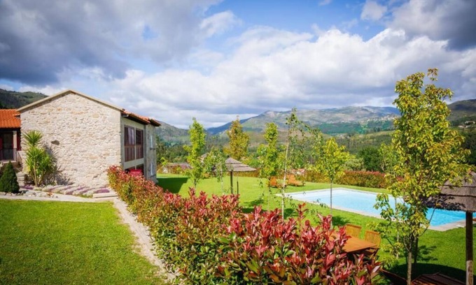 Arcos de Valdevez Apartment | Casa com Vista Para a Piscina