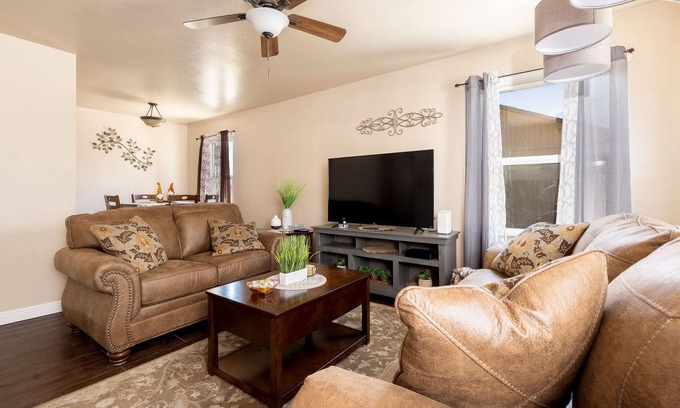 Farmington House | Casa Comanche