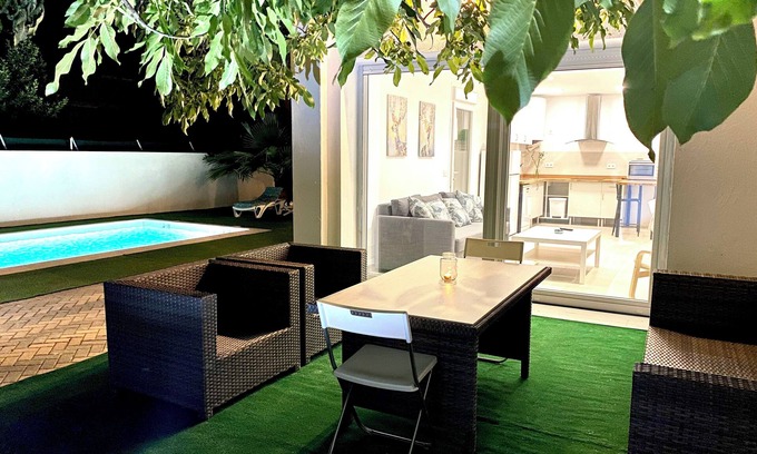 Padul Ski Chalet | Casa con Piscina, a 45 Minutos de la Playa y de Sierra Nevada. Pueblo Acogedor