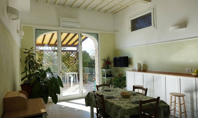 Capannori House | Casa Corten has an independent entrance, private garden and swimming pool