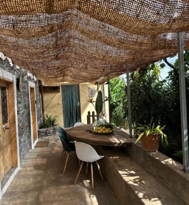 Canico Bed & Breakfast | Casa de basalto
