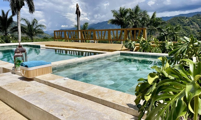 Copacabana Cottage | Casa de Campo muy Cerca a Medellin con Piscina y Jacuzzy