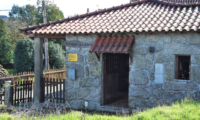 Guilhofrei Cottage | Casa de Fora Refuge of Tranquillity Surrounded by the exuberant nature of the Minho region
