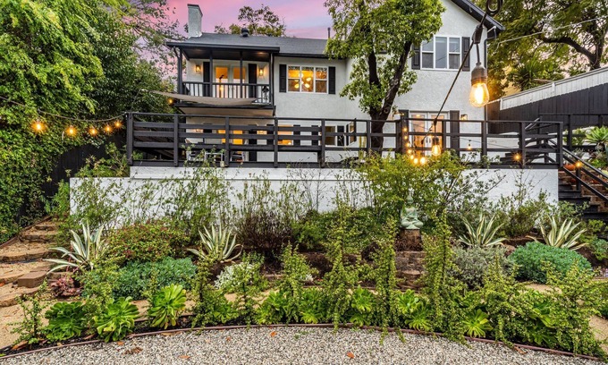 Eagle Rock House | Casa De Lagos - Hilltop Garden Havens - 13 min from DTLA
