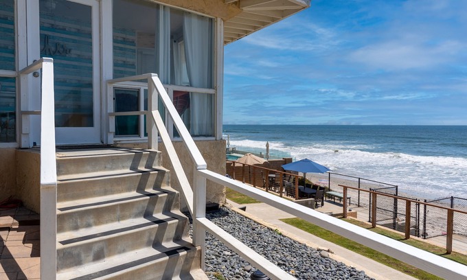 Carlsbad Village House | Casa De Los Sueños - Located on the Beach