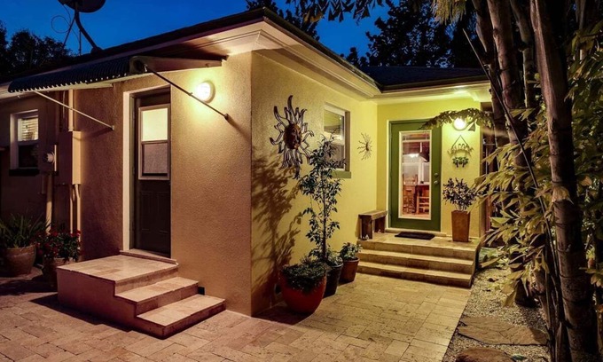 Don Cesar House | Casa De Palms 2 Bed 2 Bath. Outdoor oasis’s w/heated pool. 2 blocks from beach.