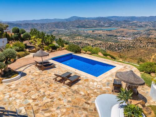 Canillas de Aceituno Villa | Casa de Pilares