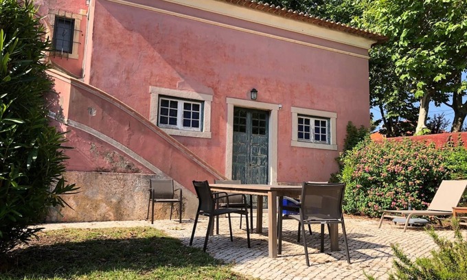 Parede Apartment | Casa de Santa Teresa - South Wing