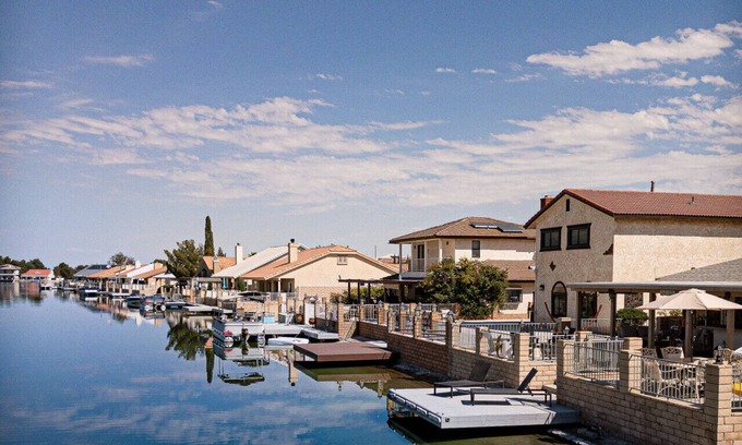Silver Lakes Country Club House | Casa Del Lago + Private Lakefront Boat Dock + SPA + A/C