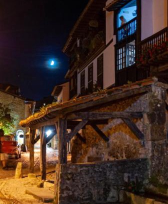 Santillana del Mar House | Casa del Lavadero
